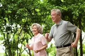 2023年“老人年龄标准”公布，过了这个年纪，可以称呼为老年人图片