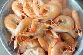 儿子带女朋友回家，60岁的山东大叔一口气做10道菜，网友：真香图片