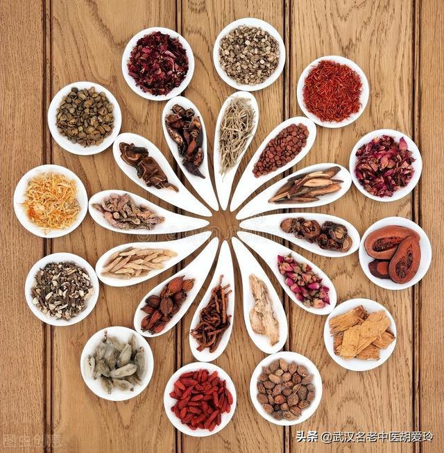 身上痒一抓就起小红点