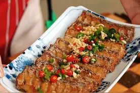 我妈拿手菜【干煎带鱼】，配上“万能蘸料”，一次吃一盘~图片