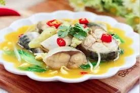 贵州正宗酸汤鱼做法！只要做好这三步，鱼肉酸辣又可口！快学学看图片