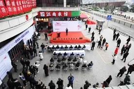 贵阳第十四届兰花博览会在贵钢花鸟商业街区火热开展图片