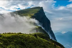 落差1200米，被《国家地理》誉为世界边缘，每年夏天都是自驾天堂图片