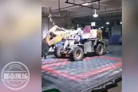 南昌一小区私开洗车店，业主：连“铲车”都开进来了图片