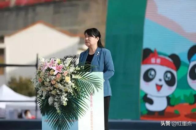 不靠颜值靠实力！四川“最年轻”女市长，25岁副处：这个能力太强