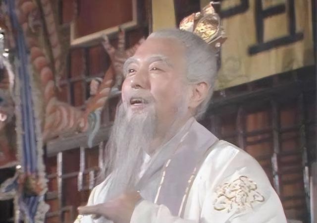 镇元子供奉的是天地，菩提供奉的是日月星辰，三清供奉的又是谁？