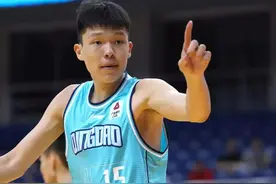 CBA夏季联赛7新星涌现，17岁小将表现劲爆，深圳广州后备军超强图片