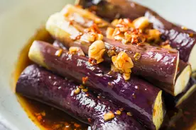 天冷了，女人不想用化妆品，记得吃7种食材，花青素含量高图片