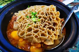 内蒙古12个盟市的代表菜，牛羊肉管吃饱，“硬核菜系”当之无愧图片