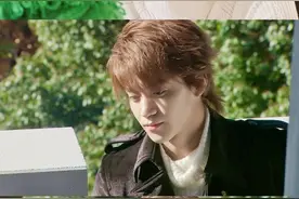 花泽类滤镜全碎！小栗旬这波塌房太辣眼睛，尺度大到全是马赛克图片