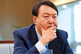 尹锡悦被捕生活曝光，住10平米单间，24小时监控，晚餐点名喝酱汤图片