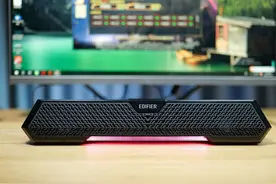 新入的百元音箱，机甲造型和灯光都安排上了，没踩雷图片