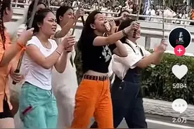 九问8月6号西安举办的TFBOY十年演唱会图片