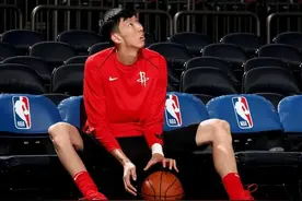 周琦赴美真因曝光，姚明也始料未及，新疆男篮赔了夫人又折兵图片