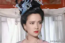 看了何晴59岁的中年状态，我发现：九十年代内地第一美不是白吹的图片