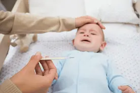 宝宝发烧，身体发烫，但是手脚冰凉是怎么回事？图片