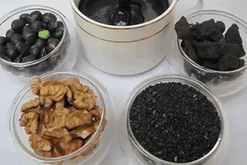 补肾乌发益精血，这款药膳对精血不足所致的头晕头痛、健忘失眠、白发脱发很有帮助图片