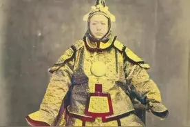 清末老照片：郎中表情凝重，太监一脸褶子，女将军穿铠甲威风凛凛图片