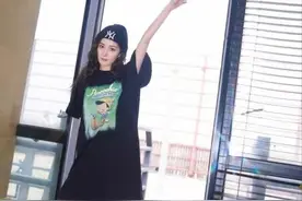 杨幂嘉行分道扬镳？仍持有15%股份，为公司第三大股东图片