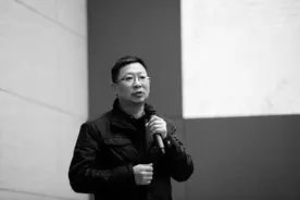 【新华社】女孩终于拿回了钱，蒋春尧却走了……图片