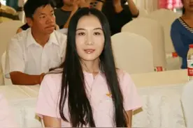 奥运冠军张军：44岁身居高位，发福不少，女神妻子很漂亮图片