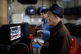 有50万存在银行，每个月能到手多少利息呢？能减轻生活压力吗？图片