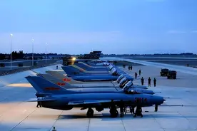 歼8战斗机已全面退役，空军还剩200架歼7，2023年能否全部换新？图片