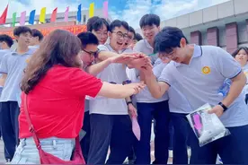 高燃！肇庆高考首日！现场直击！图片