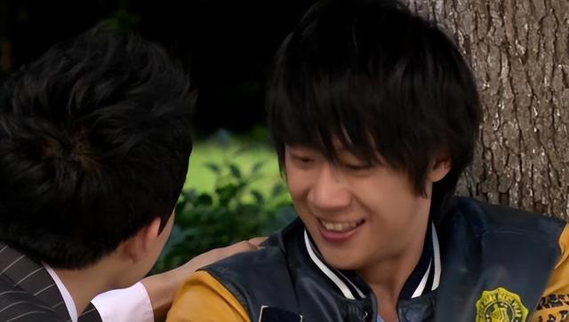 《铠甲勇士拿瓦》九成欧克瑟都由端木燕消灭，队友在干嘛？