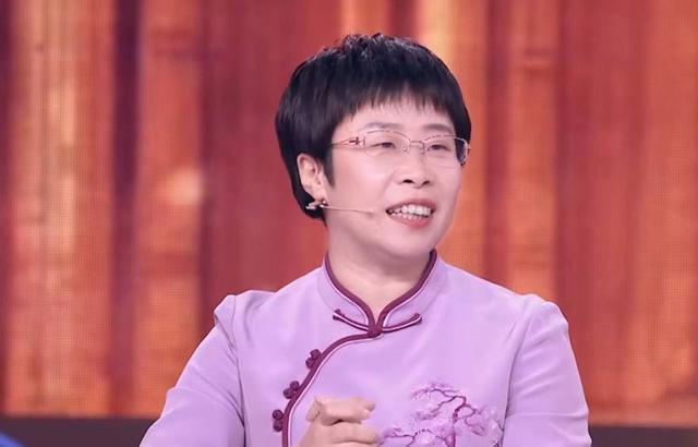 “锄禾日当午”是何意？蒙曼的解读出现常识错误，引来网友争议
