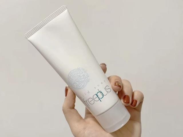 40岁左右用什么洗面奶？这5款大牌值得试试，有点小贵但对皮肤好