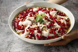 水煮鱼、麻辣烫在日韩走红，中国美食走出国门的背后，隐藏着怎样的风险图片