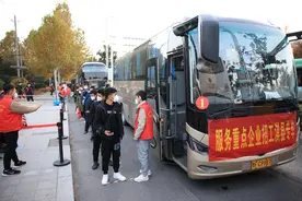 直击郑州富士康一线丨省外“新人”陆续入职图片