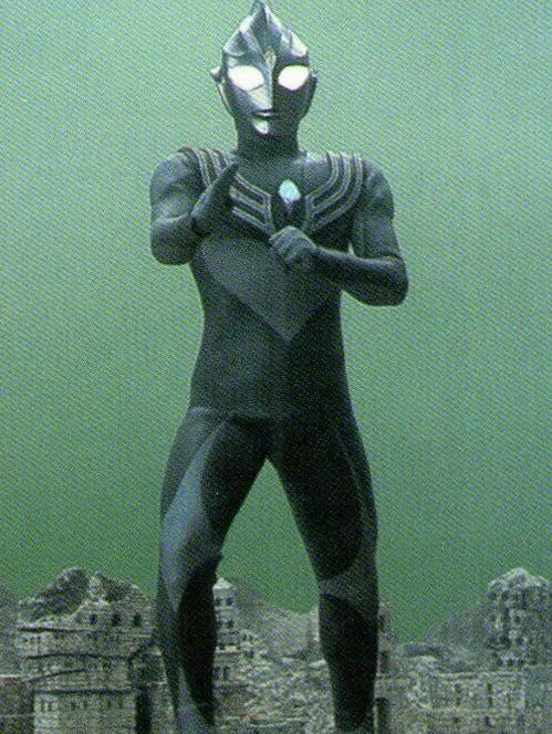 童年回忆VS剧情杀手：迪迦奥特曼和特利迦奥特曼实力对比