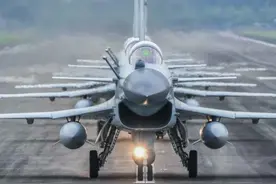 巴铁追加歼10合同，优先列装36架专门对付阵风，印度遇到对手了图片