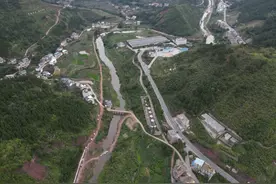 华都酒业在习水建了个“承天门”图片