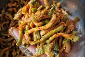 腌萝卜干，直接放盐腌味道发苦，80奶奶教一招，又香又脆干净卫生图片