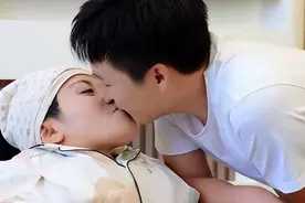 身价千万女总裁李喜梅：身高80厘米，连嫁两任帅小伙，还冒死生娃图片
