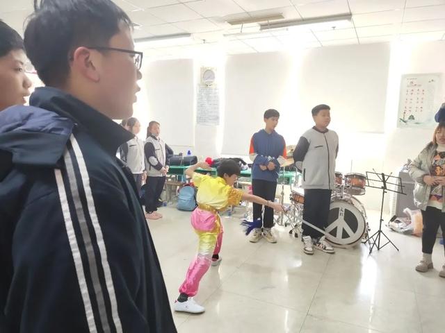 Ϋ´̨ѧУ̬ѧУƷʽ֮ḻʵĳл