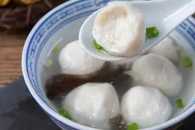 纯手工自制鱼丸，真鱼肉无添加，鲜香滑嫩，Q弹不腥，营养十足图片