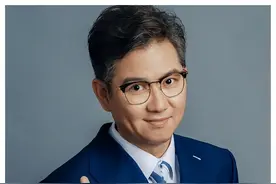 情感主持人赵川：两婚两离，三婚娶小16岁娇妻，他们过得好吗图片