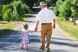 农村有句俗语“三岁看大、七岁看老”，到底是什么意思呢？图片