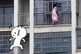 “窗户门事件”33岁女子遇上原配回家，破窗而逃，对面住户报警图片