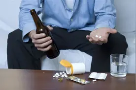 头孢配酒，说走就走！除了头孢，这5类药也别沾酒，你清楚吗？图片