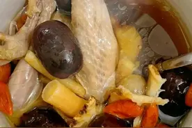 上了年纪容易气血不足，建议多喝八道炖汤，气血双补，暖心又暖胃图片