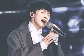 从留守儿童到牙医，再到歌神，他赢麻了！图片