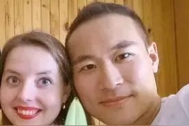 山西小伙娶乌克兰娇妻，生下三个混血宝宝，丈母娘定居中国不愿回图片