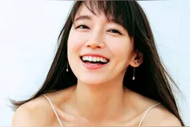 壁纸美女-最美酒窝美女吉冈里帆图片