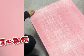 “拉菲草事件”再度上演，女孩拆开礼盒很郁闷，这就是他的态度？图片