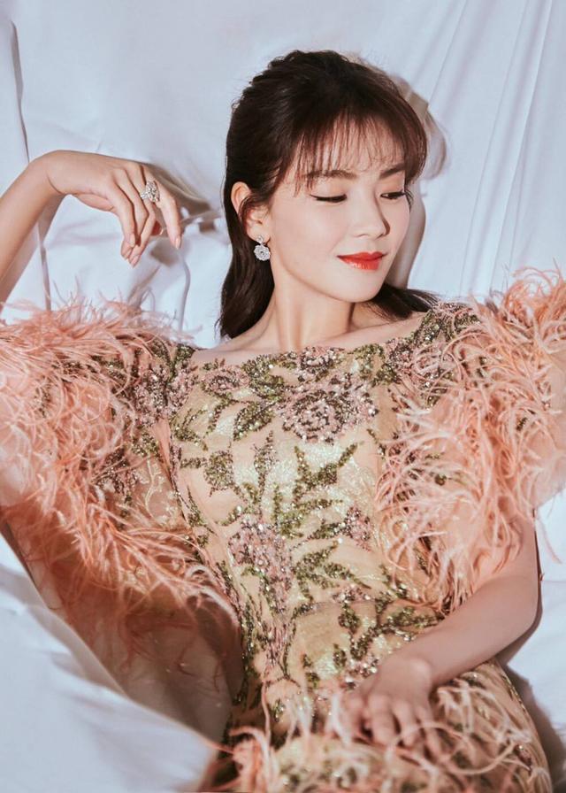 事实证明，“国民女神”刘涛，已经走上了另外一条“不归路”